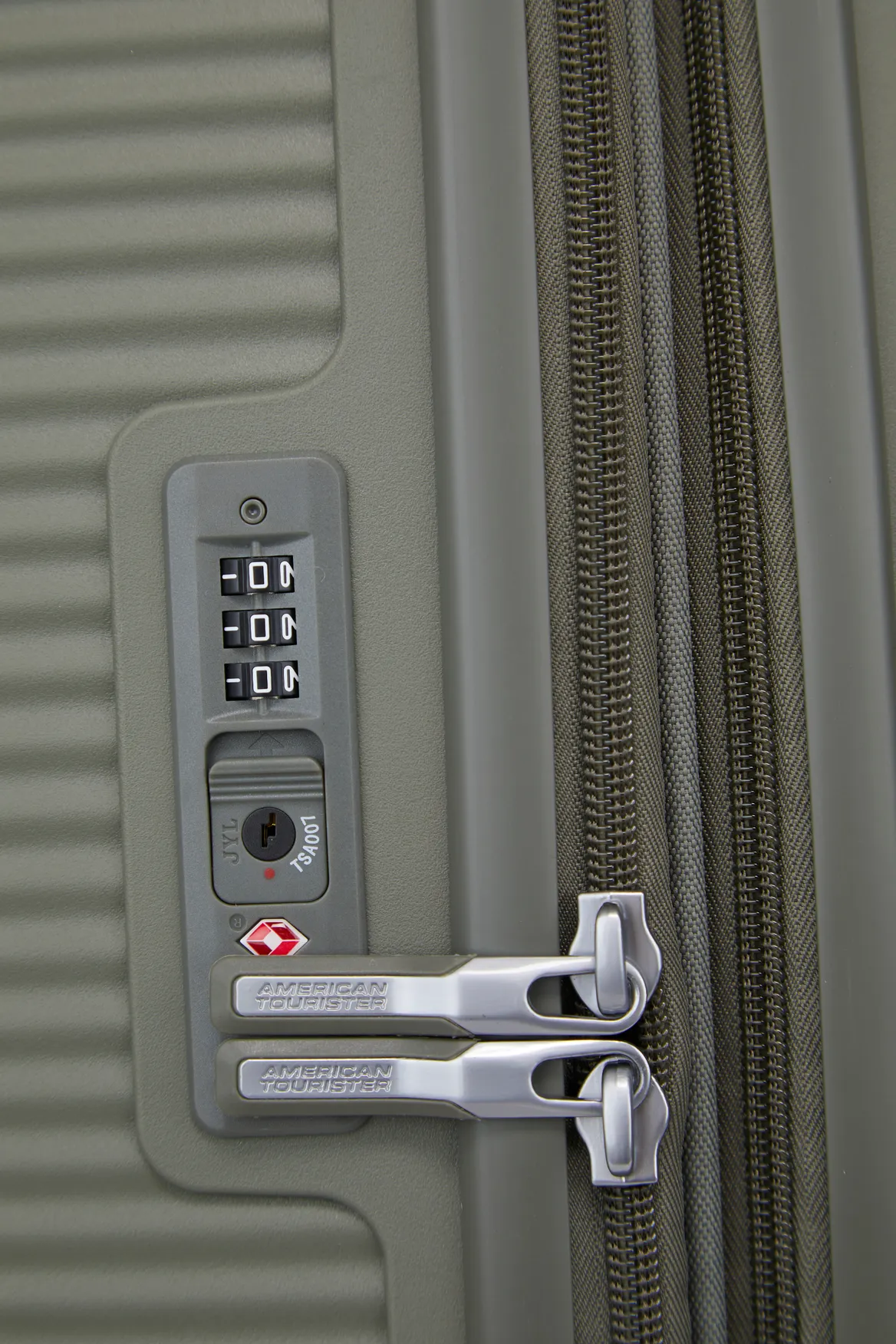 Curio 2 55cm Suitcase