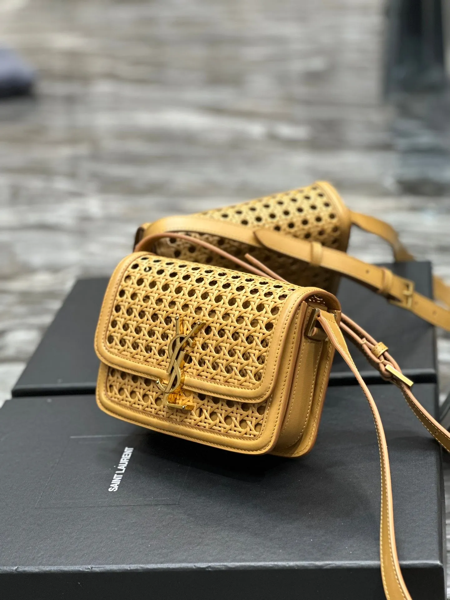 Exquisite leather bags-149
