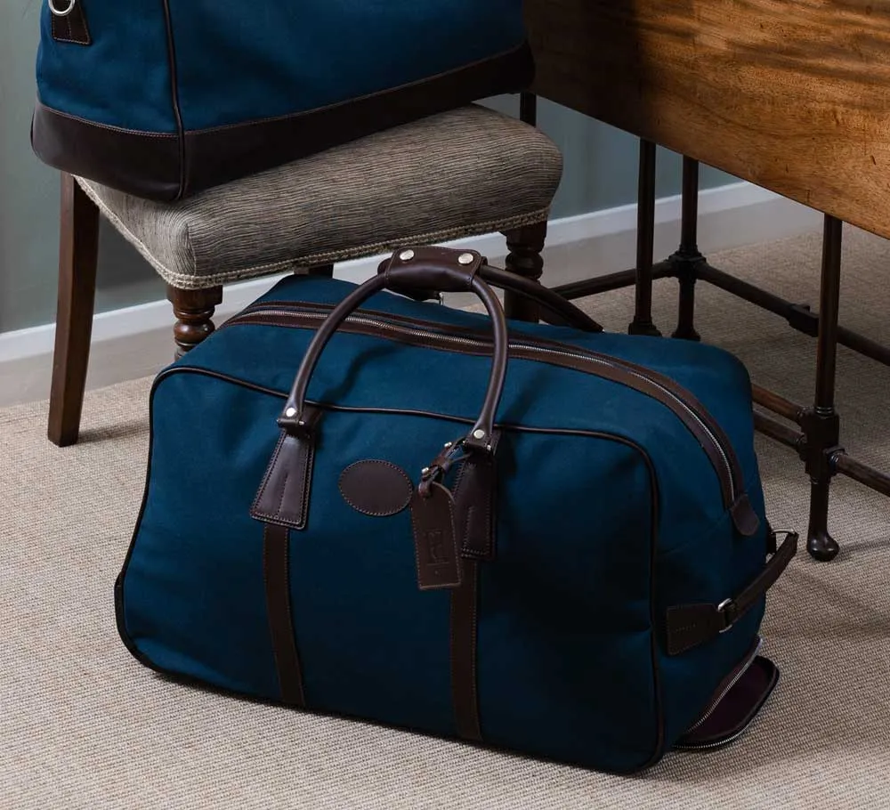 Medium Wheeled Canvas Holdall